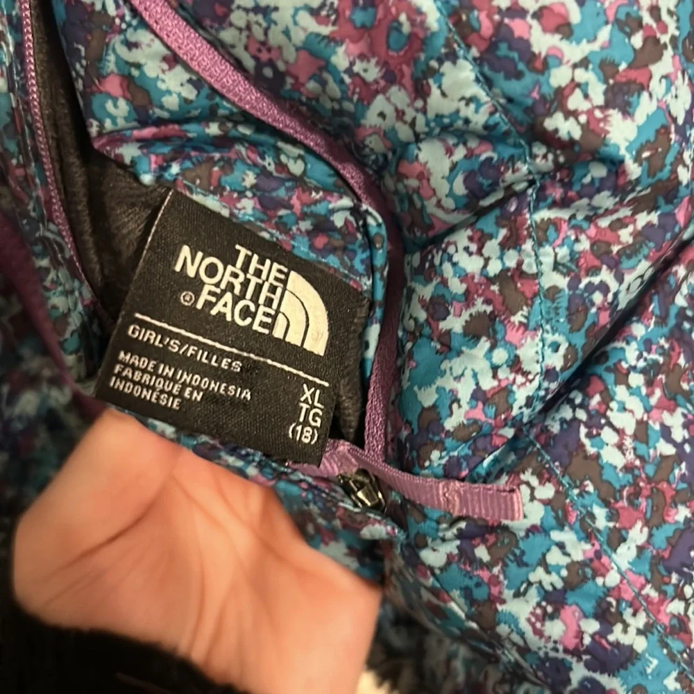 The North Face girl’s Mossbud Swirl Blue Gray Reversible Coat
